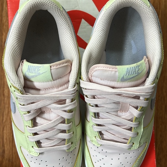 EXCELLENT NIKE Dunk Low Lime Ice Sz 8 W/6.5 M - Picture 6 of 9